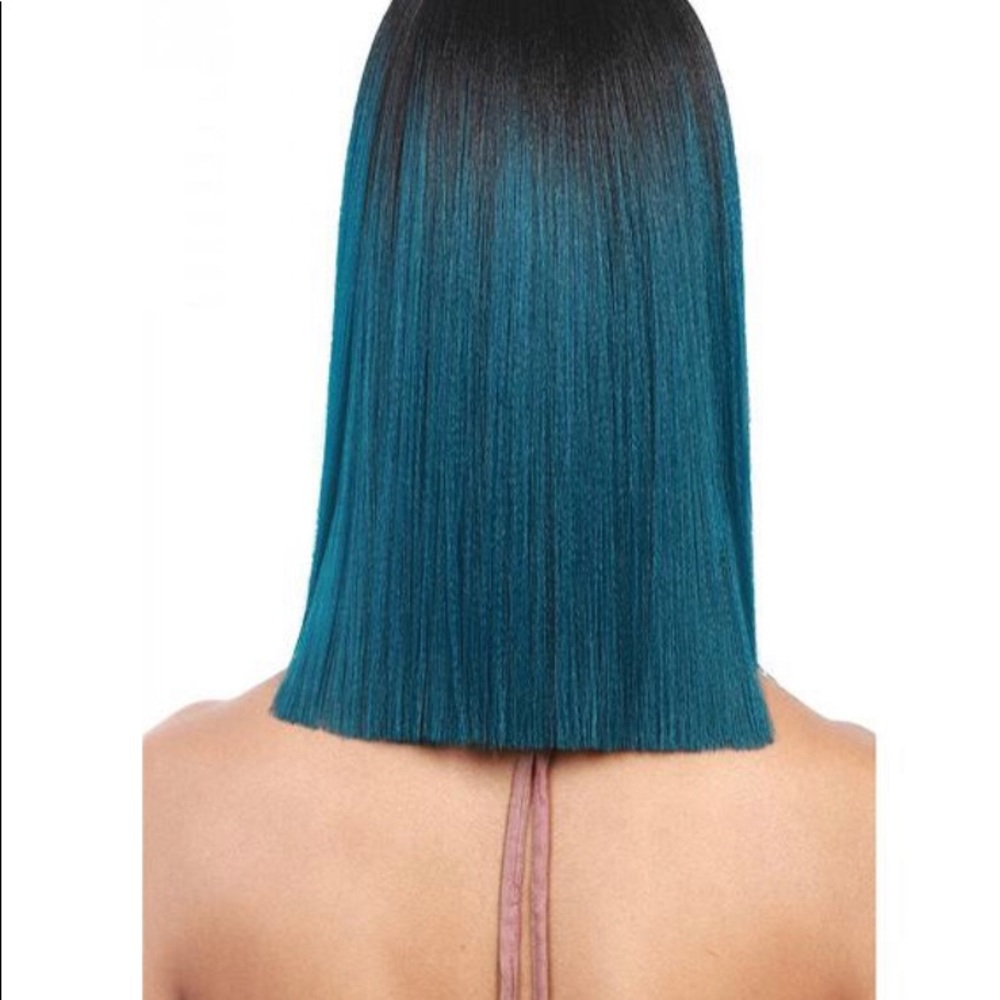 Wig - Picture 2 of 4